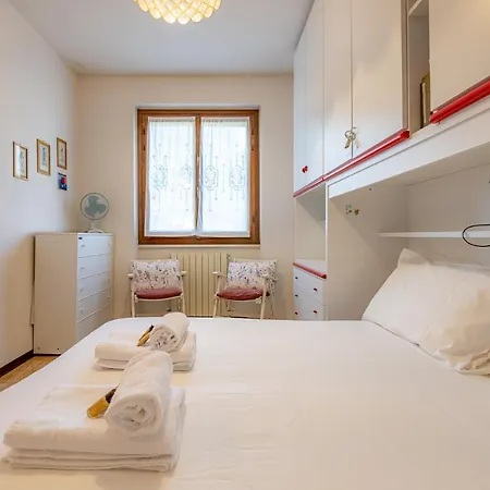 Easy Welcome Primula - Apartment *